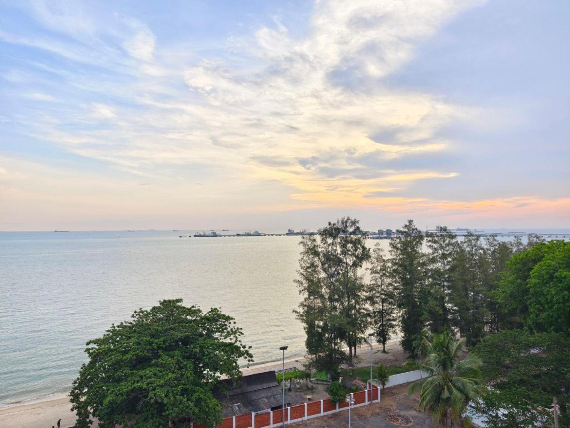 Mutiara Melaka Beach Resort By Glex Tangga Batu 外观 照片